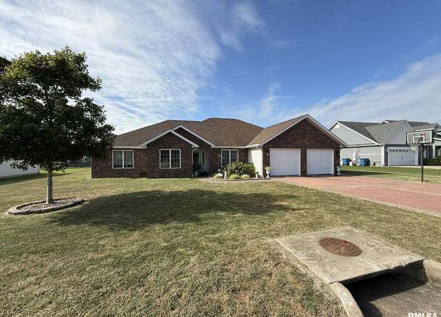 Property at 1111 Early Bird Ln, Marion, IL 62959, 3 beds, 2 baths
