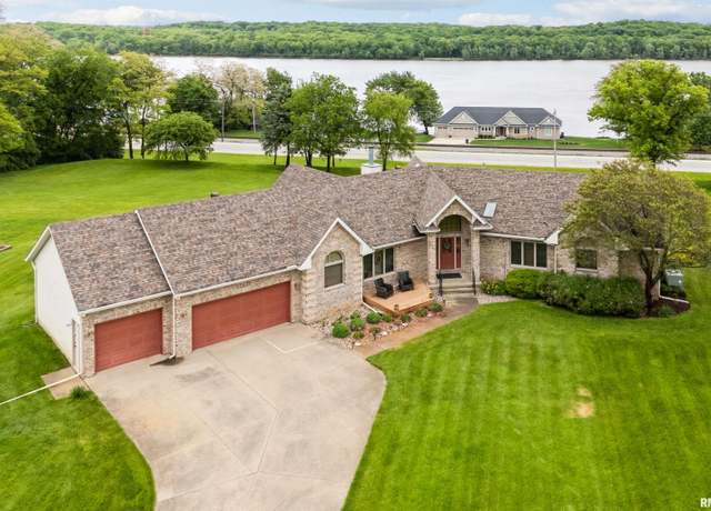 Property at 23835 284th Ave, Le Claire, IA 52748, 4 beds, 3.5 baths