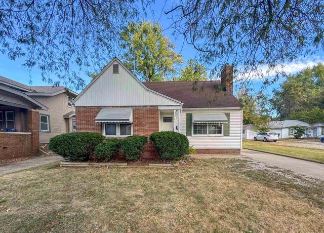 Property at 1025 E Corrington Ave, Peoria, IL 61603, 3 beds, 1 bath