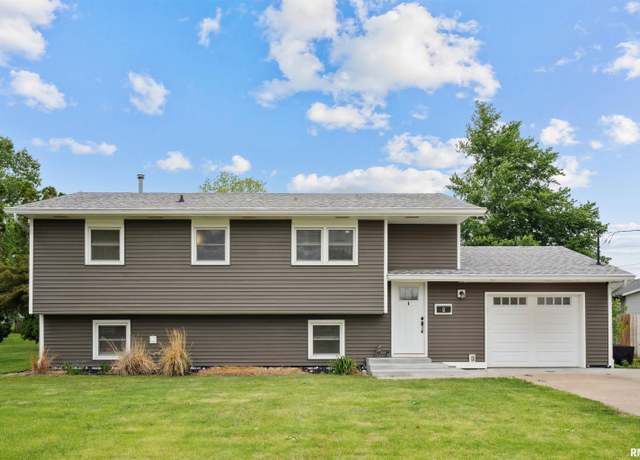 Property at 621 E Locust St, Geneseo, IL 61254, 4 beds, 2 baths
