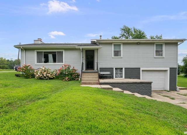 Property at 718 Harrison St, Kewanee, IL 61443, 3 beds, 2 baths