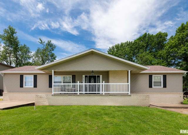 Property at 324 N Broadway, Goreville, IL 62939, 4 beds, 3 baths