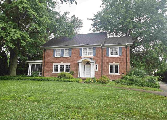 Property at 237 Park Lane Dr, Galesburg, IL 61401, 6 beds, 4 baths
