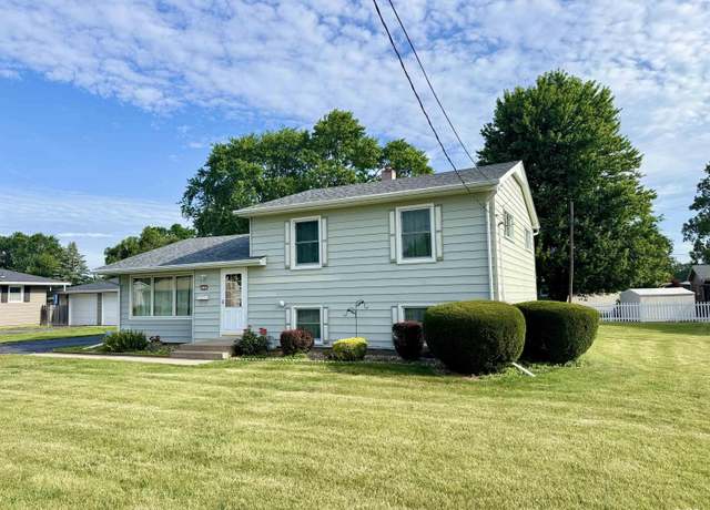 Property at 1197 Bridge Ave, Galesburg, IL 61401, 3 beds, 2 baths
