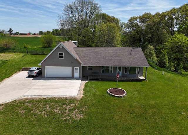 Property at 15937 E Highway 24 Hwy, Lewistown, IL 61542, 2 beds, 2 baths