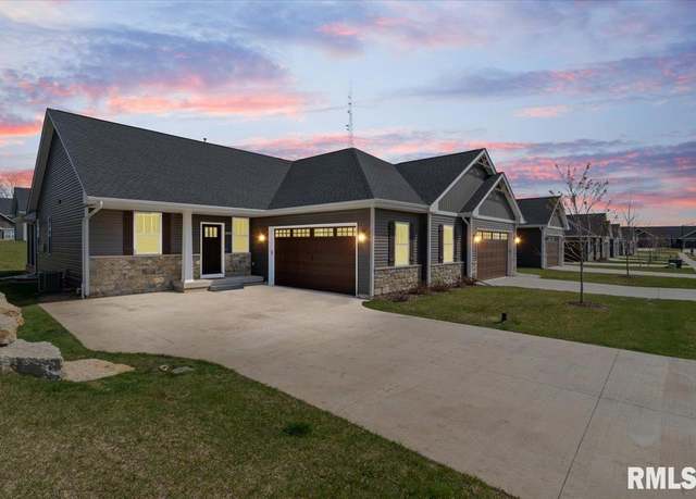 Property at 3074 Mary Leigh Dr, Bettendorf, IA 52722-1310, 3 beds, 2 baths