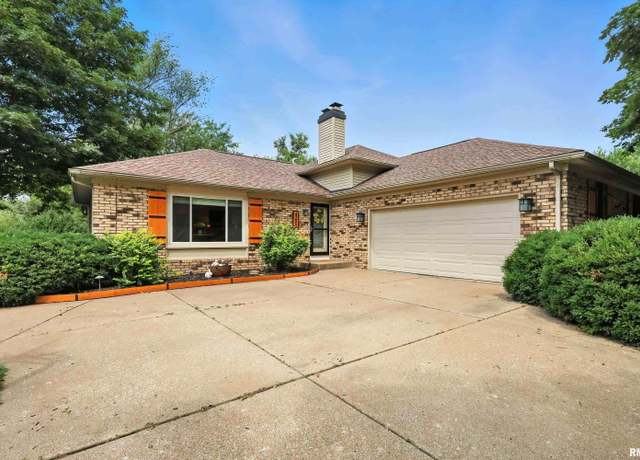 Property at 4280 Newport Ct, Bettendorf, IA 52722, 4 beds, 3 baths