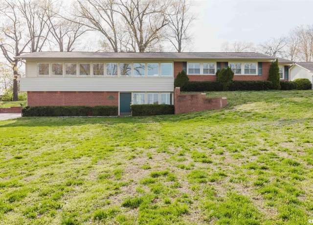 Property at 313 Country Club Ln, Harrisburg, IL 62946, 3 beds, 3 baths
