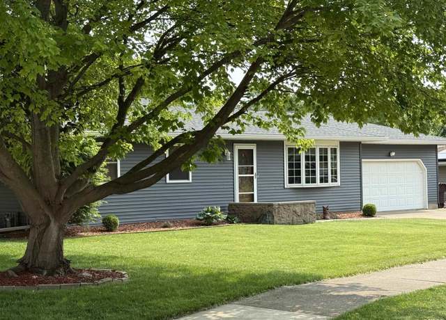 Property at 2123 Highwood Ave, Pekin, IL 61554, 4 beds, 2.5 baths