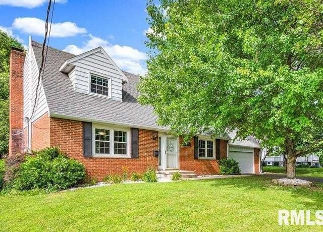 Property at 959 Washington Ave, Galesburg, IL 61401, 3 beds, 2 baths