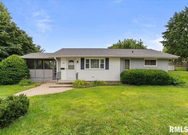 Property at 1301 Woodlawn Ave, Clinton, IA 52732, 2 beds, 2 baths