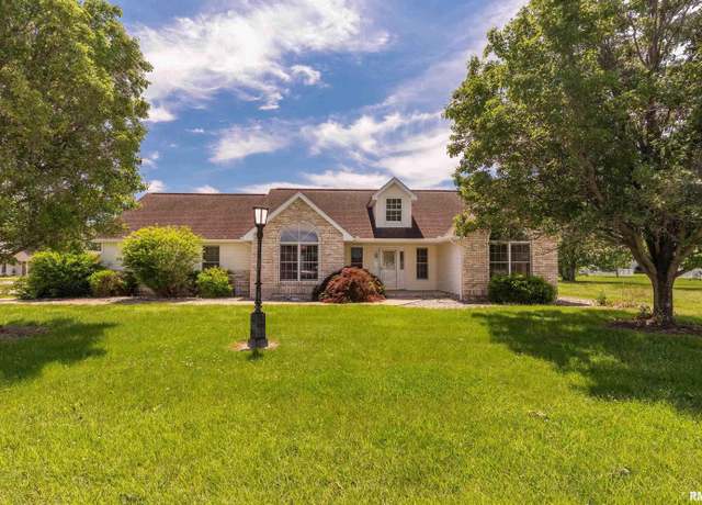 Property at 501 Bogie Dr, Herrin, IL 62948, 3 beds, 2 baths