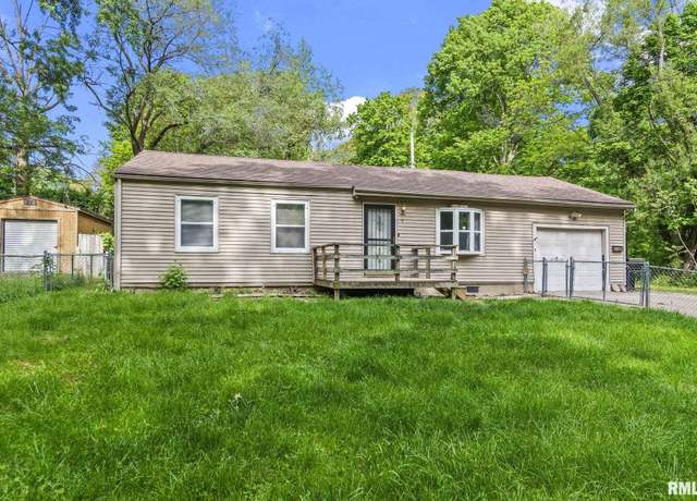Property at 9 Bryant Ln, Springfield, IL 62702, 4 beds, 2 baths