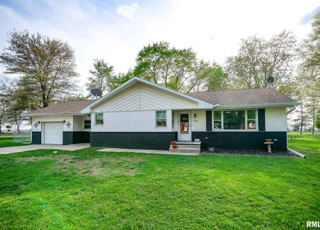 Property at 100 Weber Ln, Delavan, IL 61734, 3 beds, 2 baths