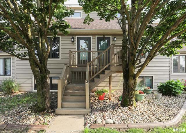 Property at 2112 35th St #3, Rock Island, IL 61201, 2 beds, 2 baths