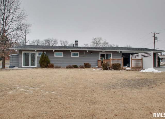 Property at 728 Ridgewood Dr, Quincy, IL 62301, 3 beds, 2 baths