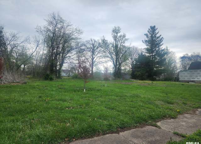 Property at 218 Madison St, Benton, IL 62812-2132