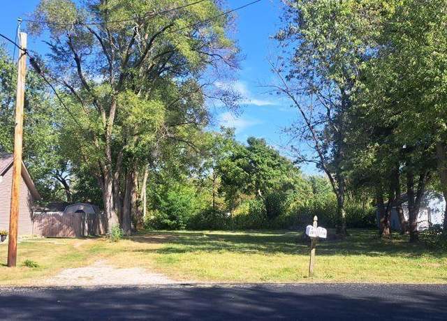 Property at 118 Loren St, Washington, IL 61571