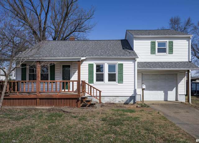 Property at 1714 W Chestnut St, Marion, IL 62959, 3 beds, 2 baths