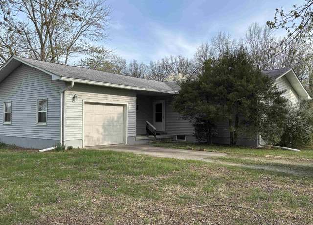 Property at 9700 N Straw Ln, Mt Vernon, IL 62864, 2 beds, 2 baths