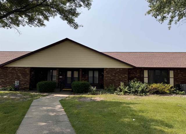 Property at 1905 S Madison St, Macomb, IL 61455, 2 beds, 2 baths