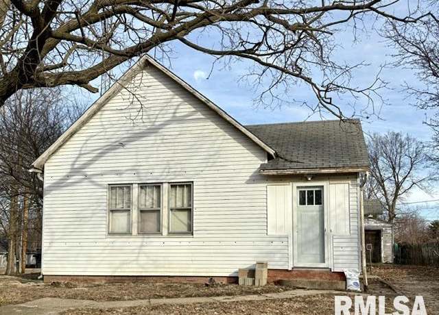 Property at 660 6th St, Lincoln, IL 62656, 2 beds, 2 baths