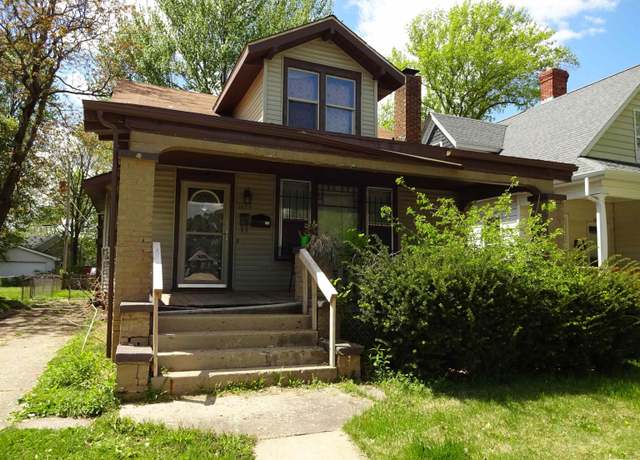 Property at 1129 S Spring St, Springfield, IL 62703, 3 beds, 2 baths