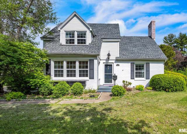 Property at 2255 N Broad St, Galesburg, IL 61401, 3 beds, 3 baths