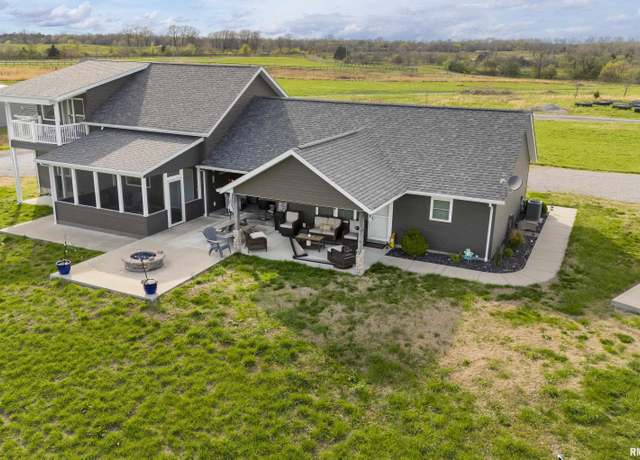 Property at 75 Bedrock Rdg, Elkville, IL 62932, 2 beds, 1 bath
