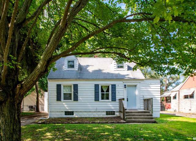 Property at 3423 N EL Vista Ave, Peoria, IL 61604, 3 beds, 1 bath