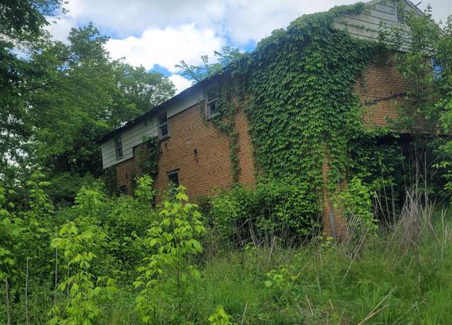 Property at 20 N Bridge St, Jonesboro, IL 62961, 4 beds, 2 baths