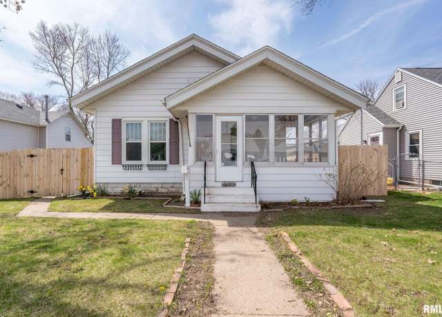 Property at 3032 Grand Ave, Davenport, IA 52803, 2 beds, 1 bath
