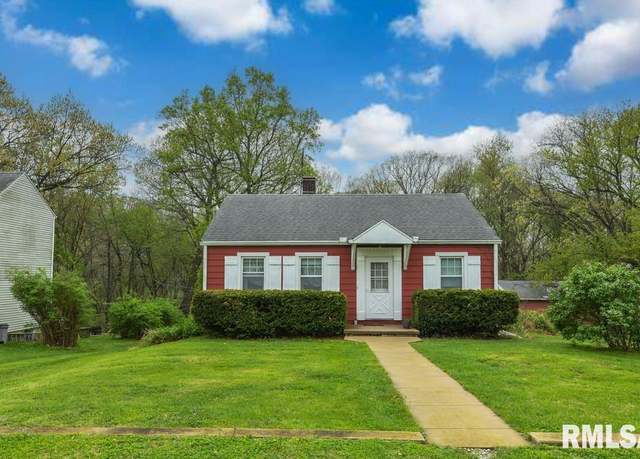 Property at 1121 N Wood Rd, Peoria, IL 61604, 3 beds, 2 baths