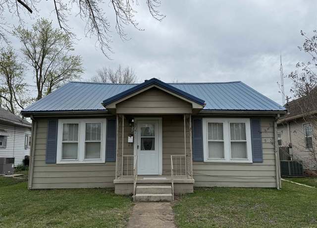 Property at 807 E 5th St, Metropolis, IL 62960, 3 beds, 1 bath