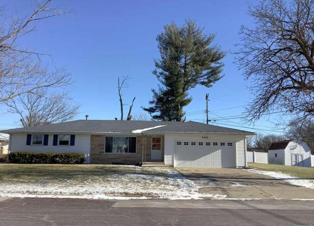 Property at 6404 N Greenmont Rd, Peoria, IL 61614, 3 beds, 1.5 baths