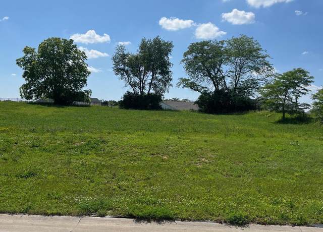 Property at 5088 Woody Creek Ln, Bettendorf, IA 52722
