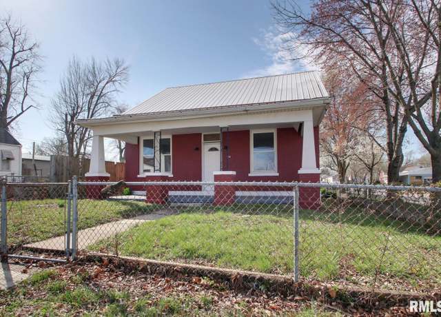 Property at 700 Ohio St, Quincy, IL 62301, 3 beds, 2 baths