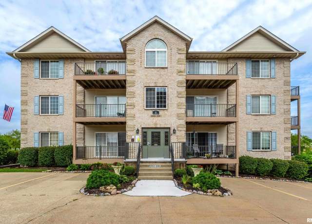 Property at 2960 Holiday Ct #11, Bettendorf, IA 52722, 2 beds, 2 baths