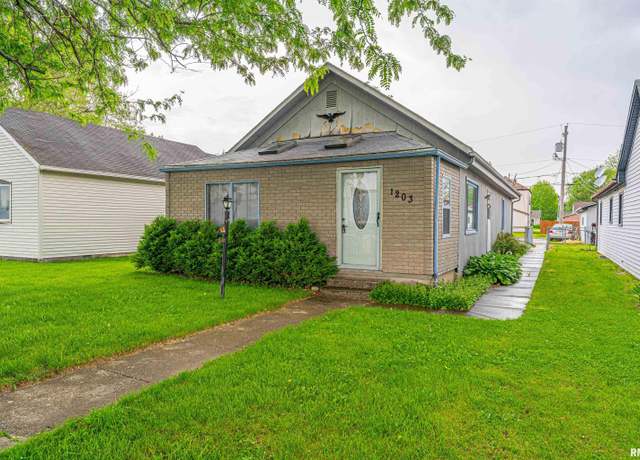 Property at 1203 N Logan St, Lincoln, IL 62656, 1 bed, 1 bath