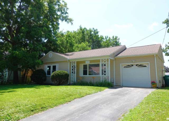 Property at 1228 W Losey St, Galesburg, IL 61401, 3 beds, 1.5 baths