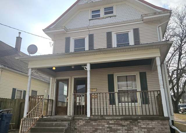 Property at 620 Sycamore St, Muscatine, IA 52761, 3 beds, 3.5 baths