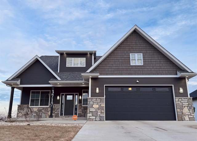 Property at 3717 Joyce Ln, Davenport, IA 52806, 5 beds, 5 baths