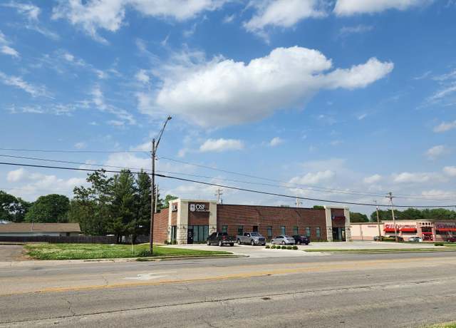 Property at 610 Woodlawn St, Lincoln, IL 62656