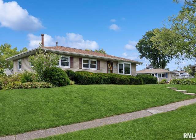 Property at 8101 8 1/2 Street West, Rock Island, IL 61201, 3 beds, 1 bath