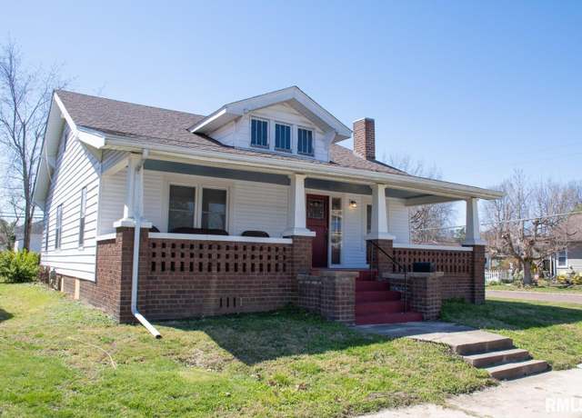 Property at 2043 Elm St, Murphysboro, IL 62966, 3 beds, 1 bath