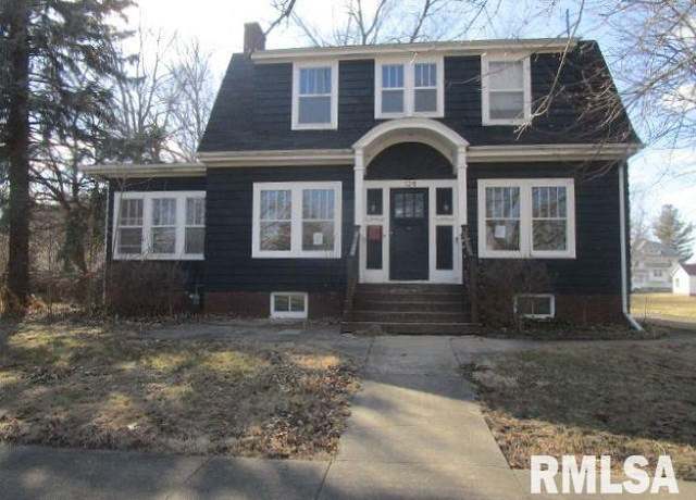 Property at 128 N Cherry St, El Paso, IL 61738, 3 beds, 2.5 baths