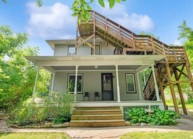 Property at 1520 10th Ave, Moline, IL 61265, 4 beds, 4 baths