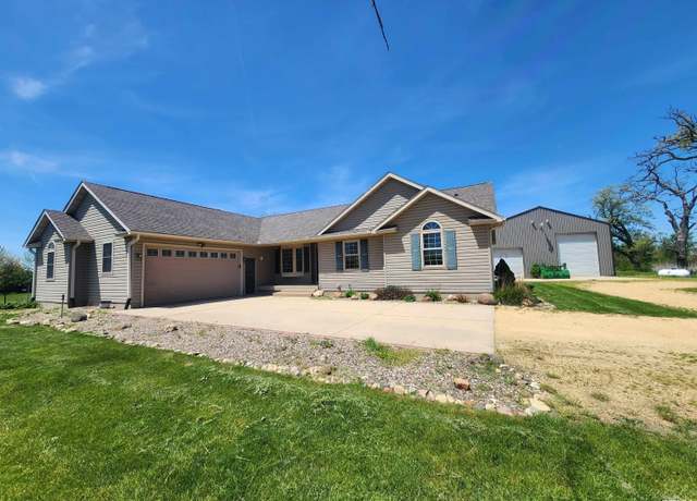 Property at 2260A 260th Ave, De Witt, IA 52742, 4 beds, 2 baths