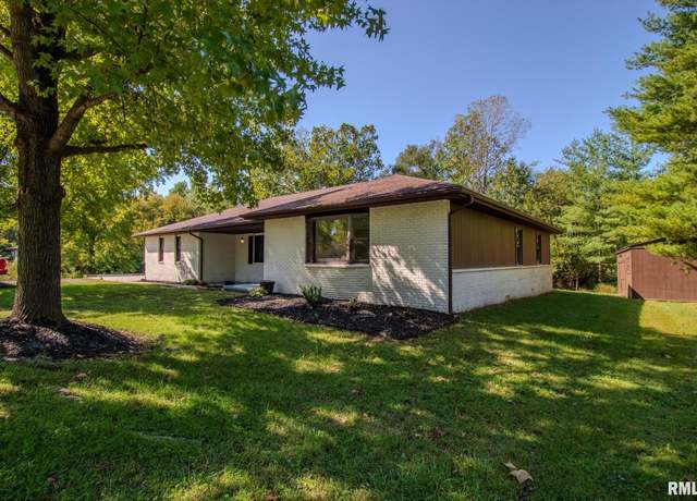 Property at 1065 Crystal Rd, West Frankfort, IL 62896, 4 beds, 3 baths