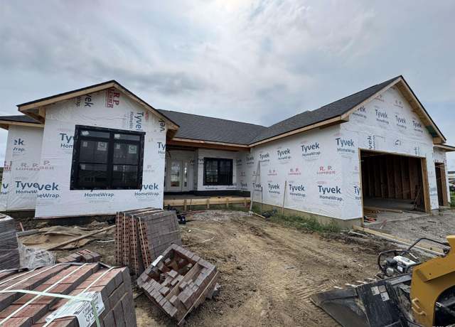 Property at 404 Sundown Ln, Chatham, IL 62629, 4 beds, 2.5 baths